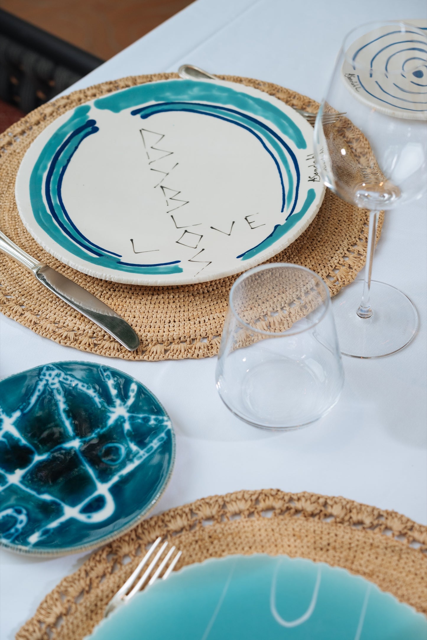 Assiette décorative en céramique