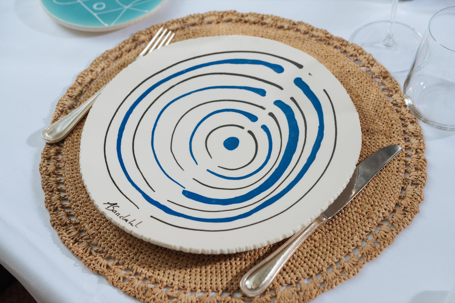 Assiette décorative en céramique